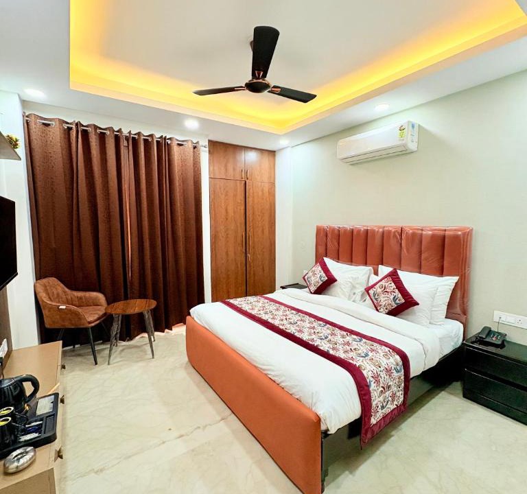 Chittaranjan Hotel | The Nuvon Residency CR Park