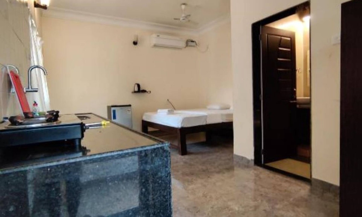 Mandrem Apartment | The Sun - Double Room with Balcony