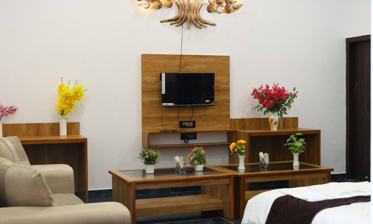 Bharatpur Resort | The Sunflower Resort
