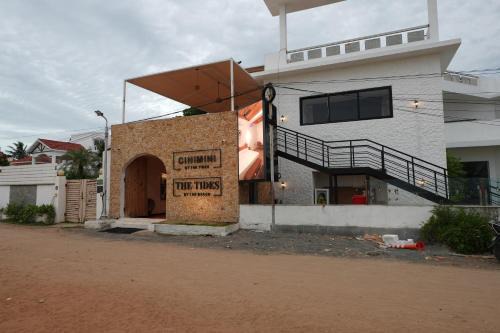 Sadras House | The Tides by the Beach