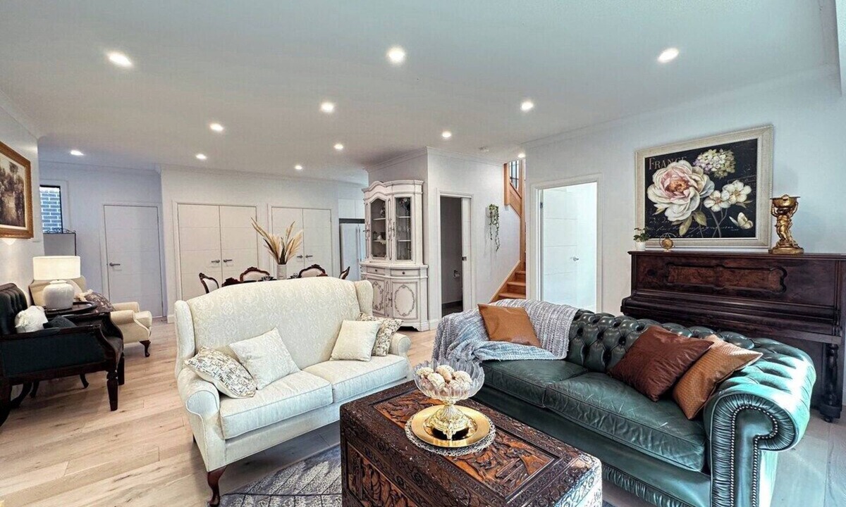 Glen Waverley House | This house is a 4 bedroom(s), 3.5 bathrooms, located in Glen Waverley, VIC.