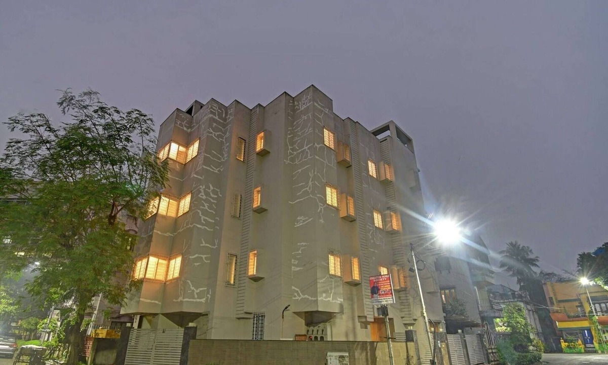 Sector II House | Townhouse Hotel All In One