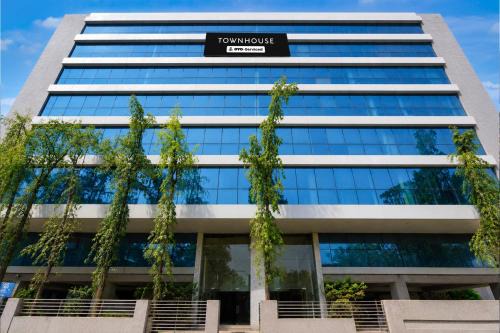 Andheri East Hotel | Townhouse MIDC Andheri Formerly Royal International