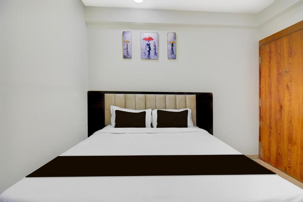 Krishnarajapura Hotel | Townhouse Oak Bangalore Garudacharpalya Metro Station