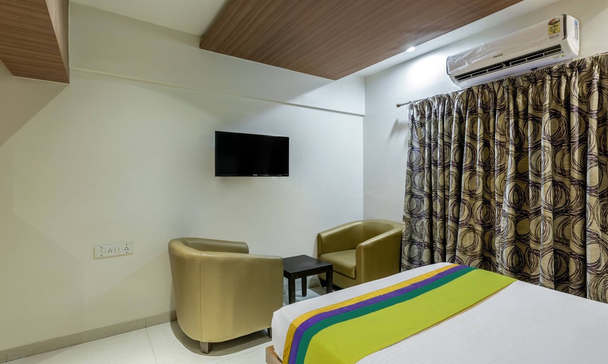 Sheshadripuram Hotel | Treebo Hiland Suites