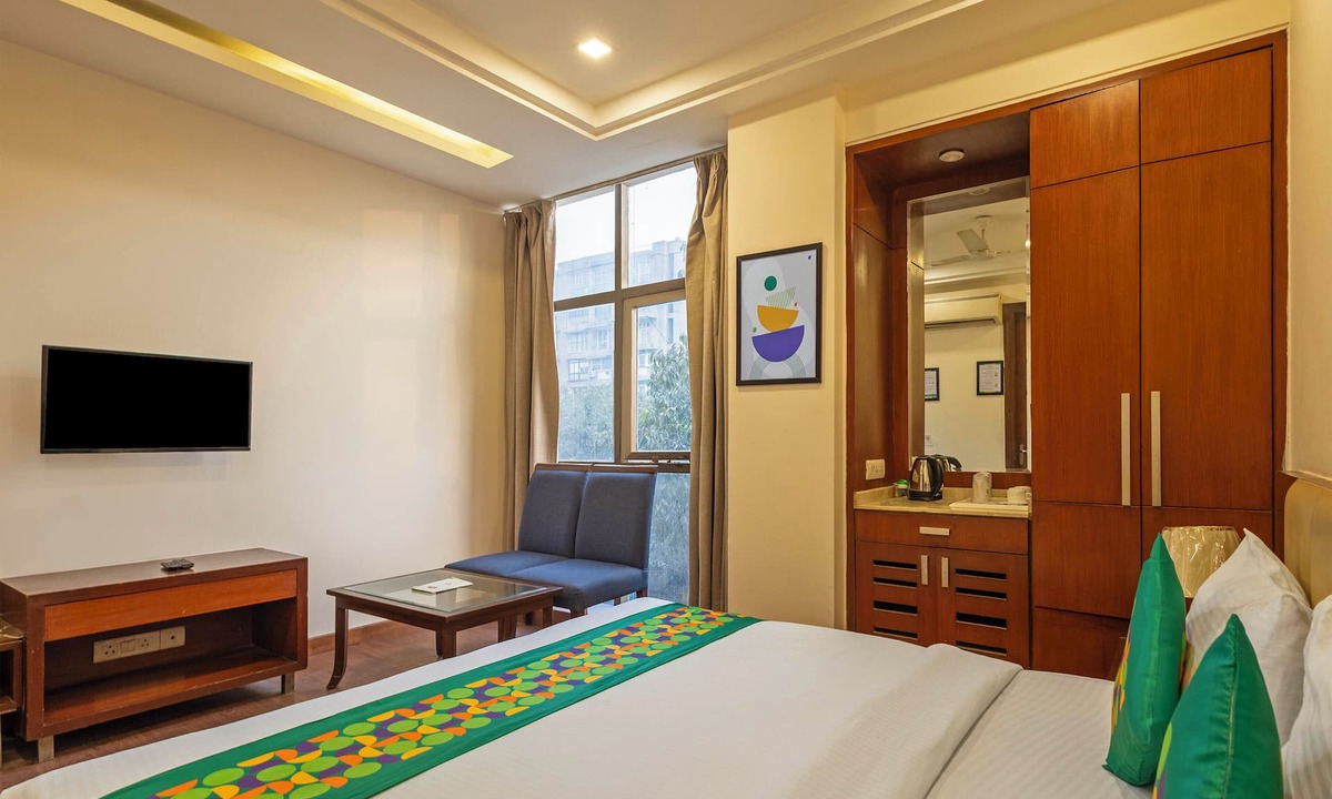Dwarka Hotel | Treebo Royal Star