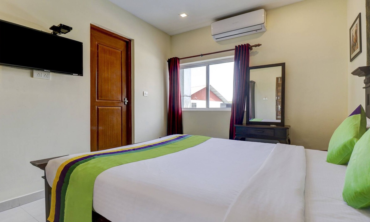Kaloor Hotel | Treebo Trend Fort Malabar