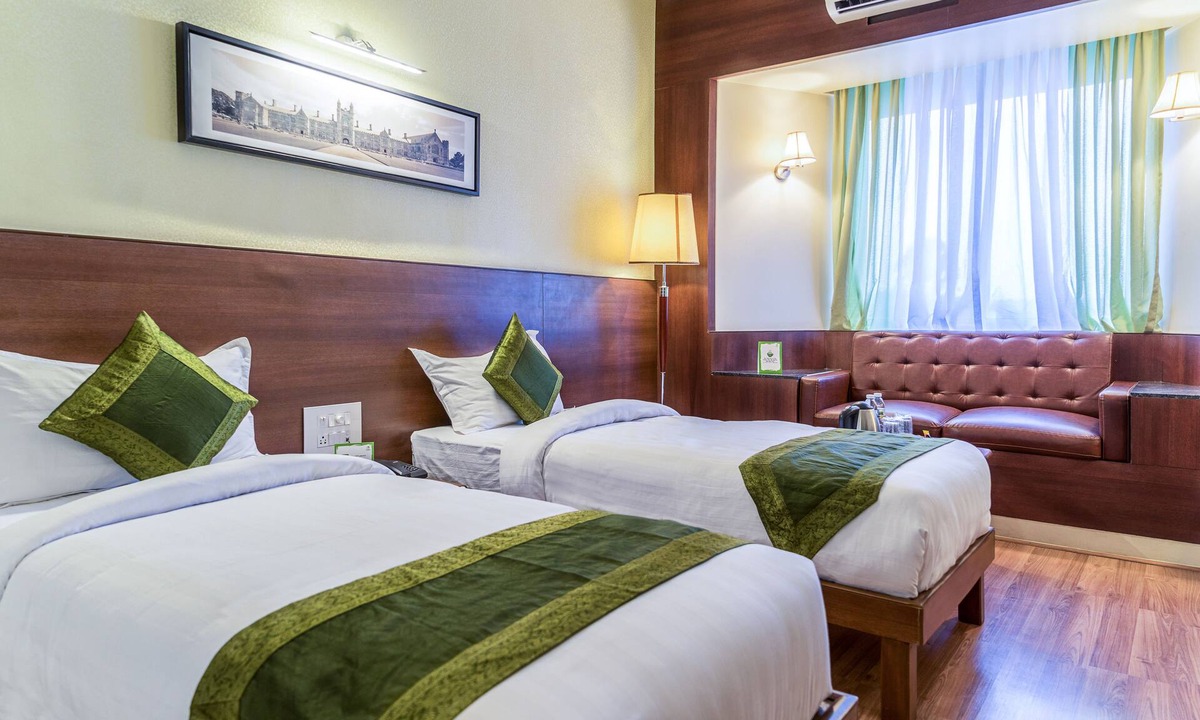 Pimpri - Chinchwad Hotel | Treebo Tryst Grand Emerald