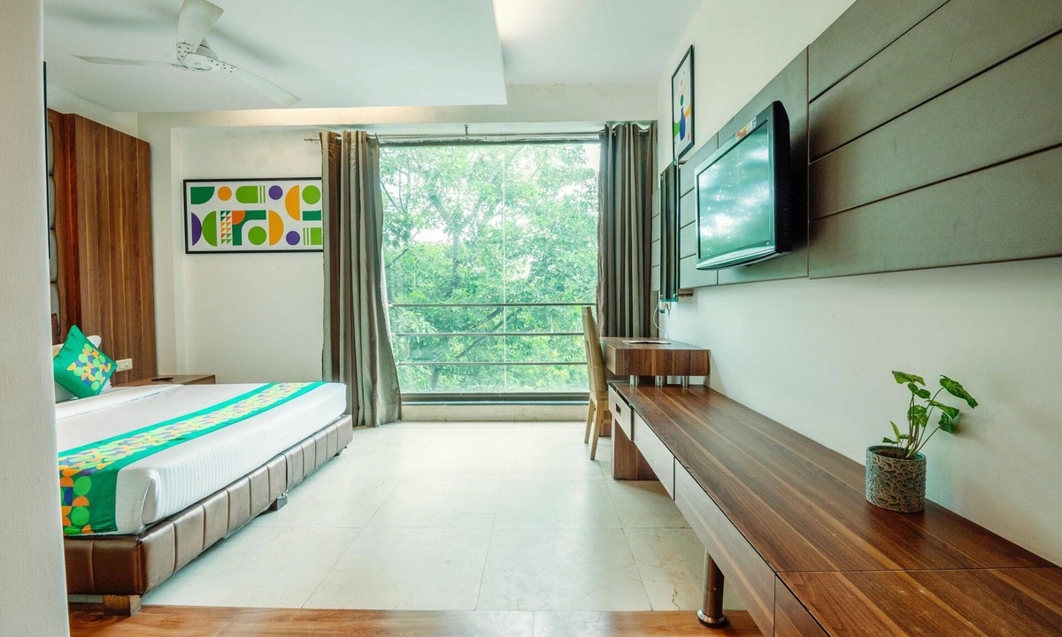 Naraina Hotel | Treebo Twin Tree