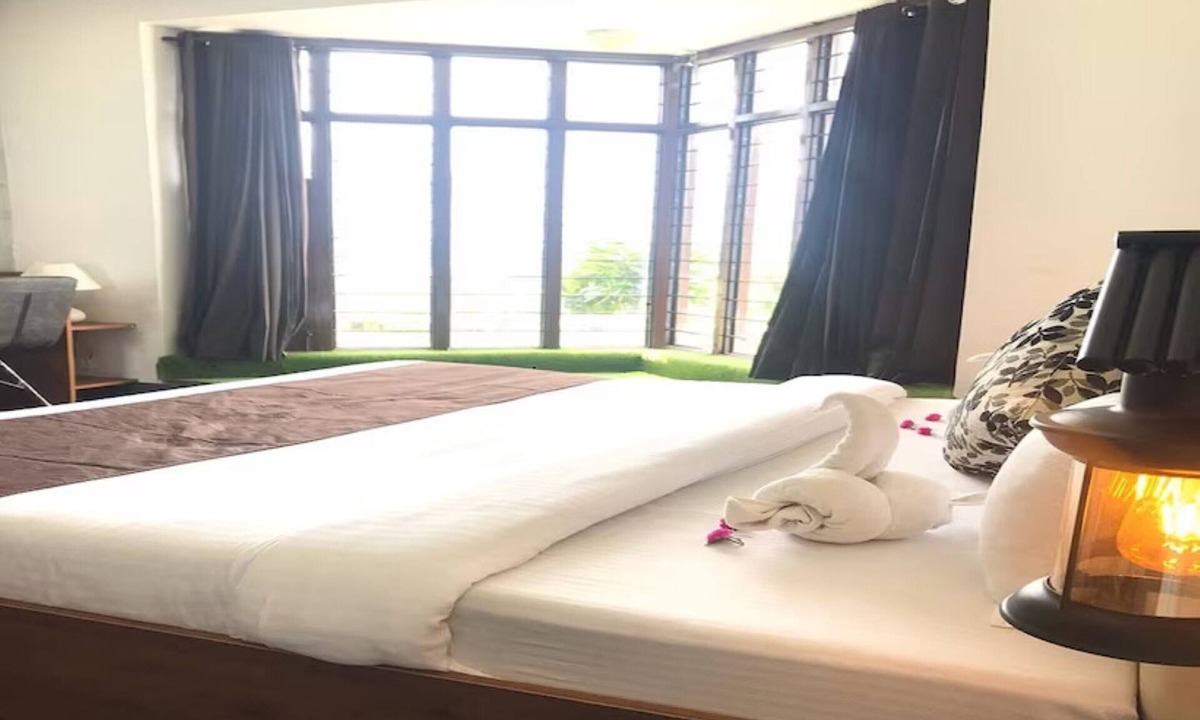 Kuthar Hotel | Treeoise Resort