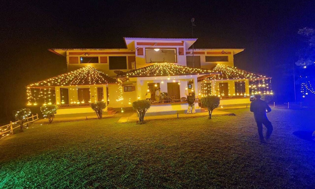 Manchalli Bed & Breakfast | Tropical Blooms - Coorg