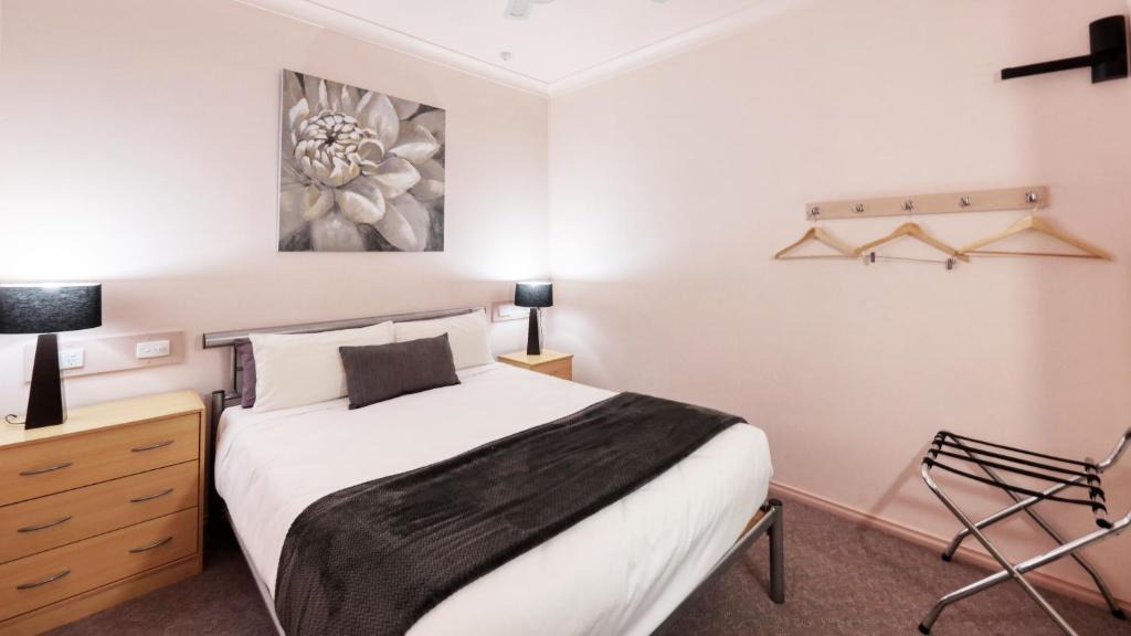 Tumut Hotel | Tumut Farrington motel