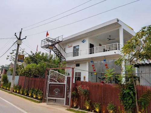 Haraiya House | Vaidehi Vaidik Villa