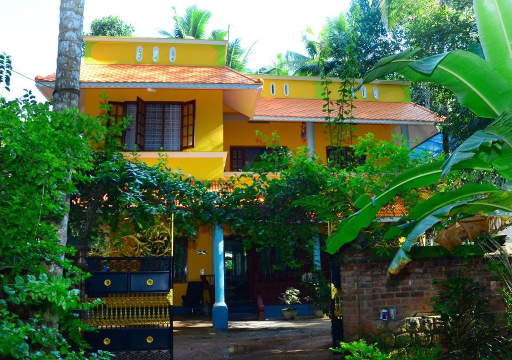 Chowara House | Vaiga Ladies HomeStay
