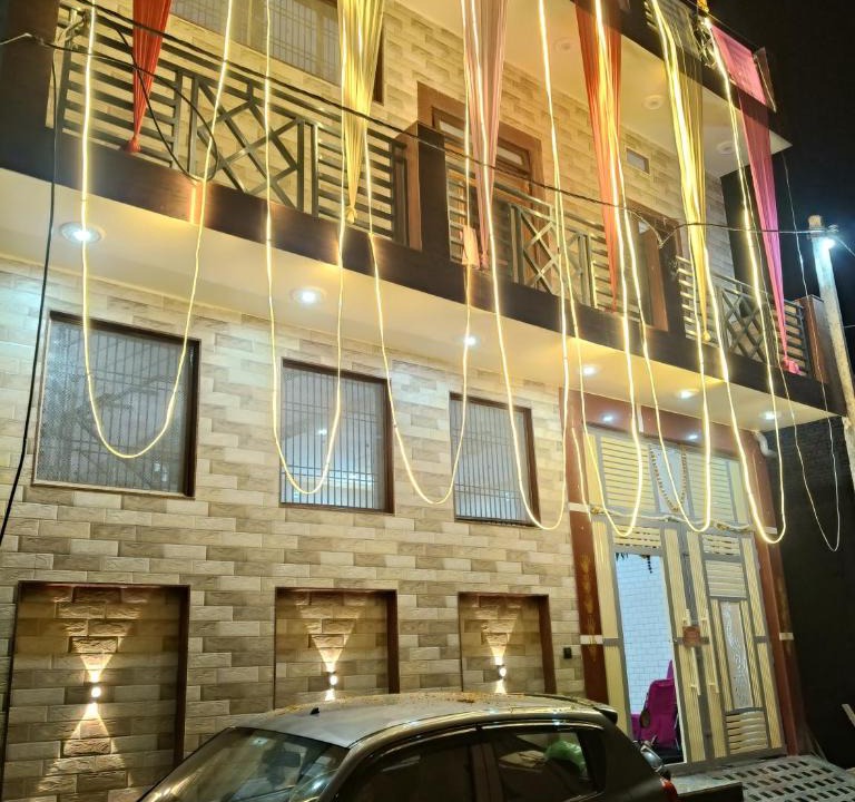 Govardhan Hotel | Vallabh Kunj Sewa Sadan