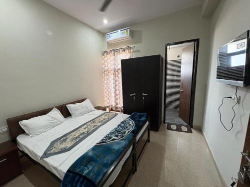 Old Gurgaon Hotel | Vansh Residency Couple Friendly Near Rajiv Chowk Gurgaon