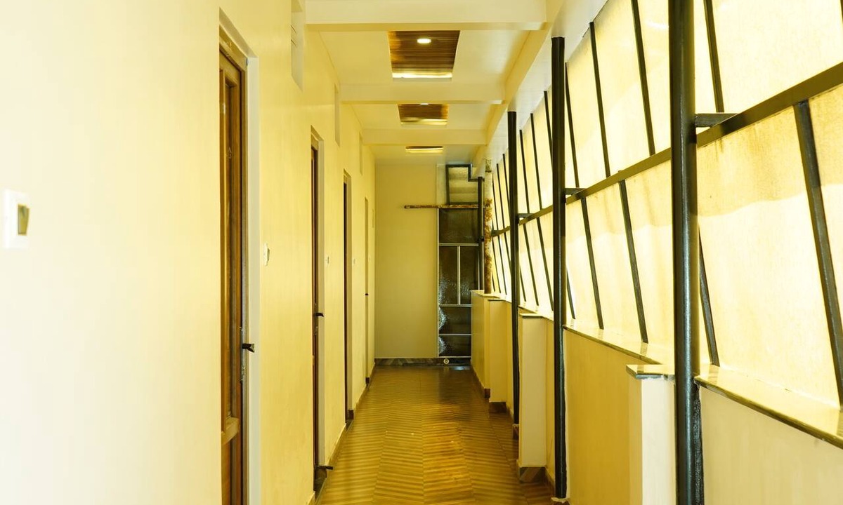 Valparai Hotel | Vasu Inn - Rooms in Valparai