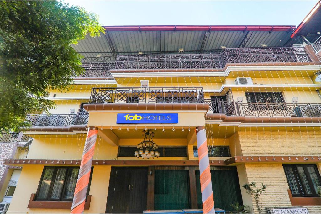Allahabad Hotel | Via Bharat