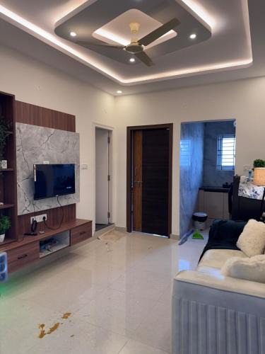 Brookefield Apartment | Warm Green Retreat 1bhk Couple Friendly