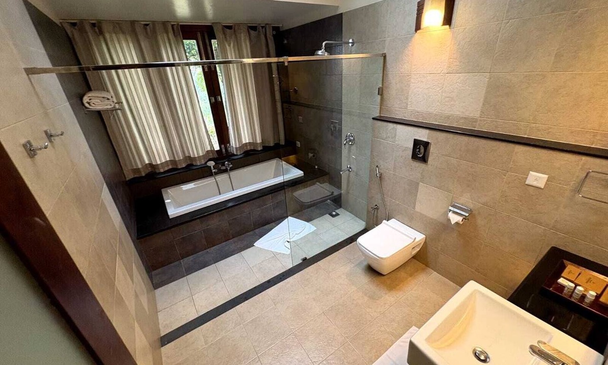 Manjoora Hotel | Wayanad Silverwoods Forest Resort & Spa