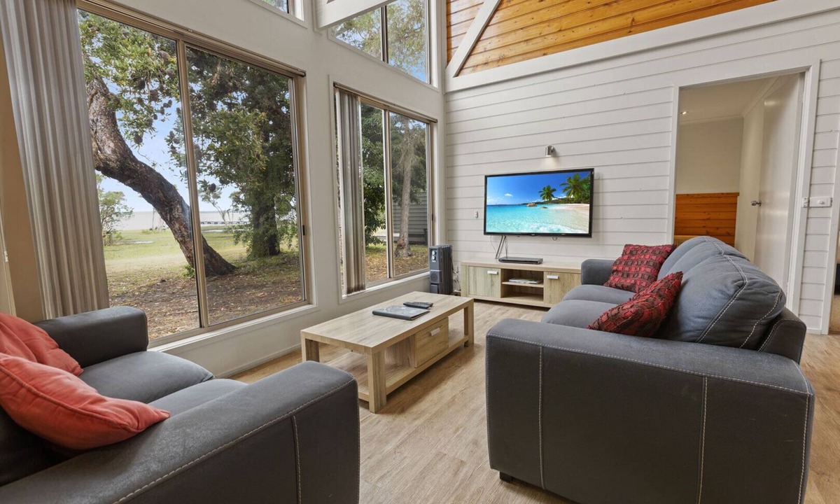 Forge Creek House | Westwind - Waterfront Retreat: Secluded lodges perfect for nature lovers