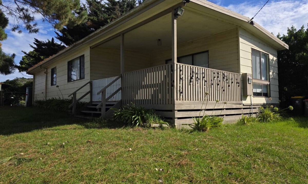 Venus Bay House | Where Paris meets Jupiter - Linen, Wi-Fi, Pets OK