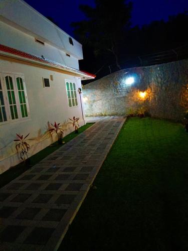 Mannarkkad Villa | White Cloud Stay Attappadi