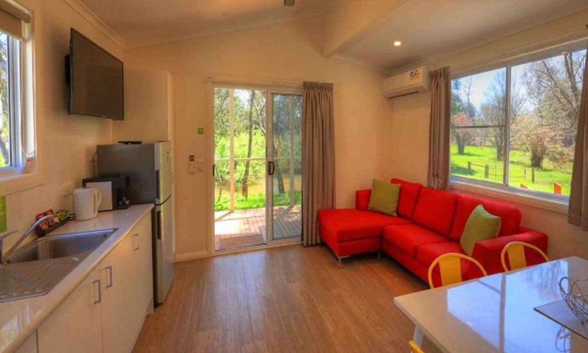 Yea Cabin | Yea Riverside Caravan Park