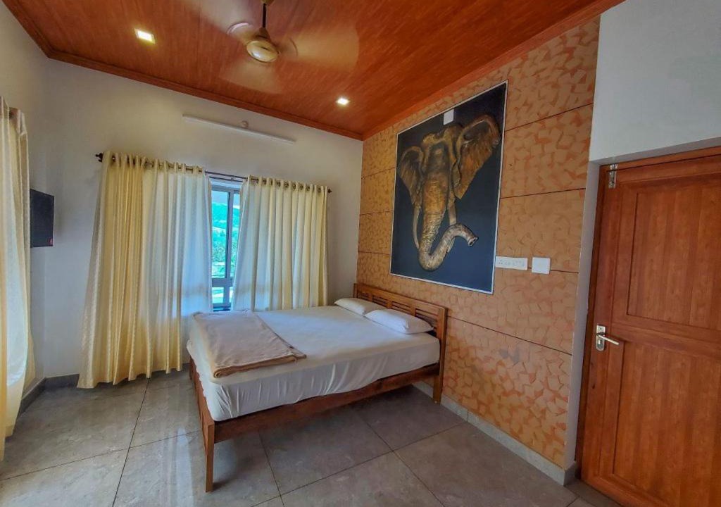 Elappara Hotel | zoz Vagamon