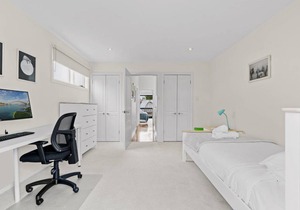 Bright modern home in great location close to City in Balmain