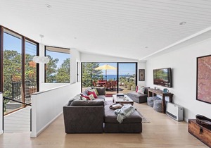 BRON455B - Bronte Beach House with Ocean Views in Sydney