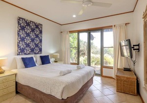 Claytons 1 | 4 bedrooms, 2 bathroom, beach front - wonderful! in Point Lookout