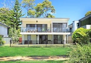 Dune House Vincentia by Book Jervis Bay in Vincentia
