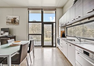 Ecocrackenback 4 'Sustainable chalet close to the slopes.' in CRACKENBACK