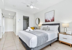 Gorgeous studio apartment opp Hospital in Kawana Waters