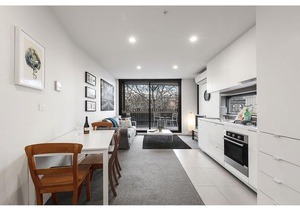 Modern 2 bed apartment in trendy Collingwood in Melbourne