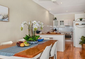 Ocean Blue Apartment Two - oceanfront apartment in Currarong