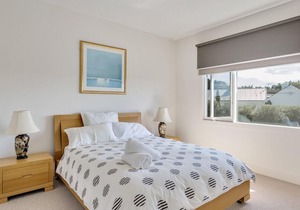 PRESTIGE STONECUTTERS - PORTSEA in Portsea