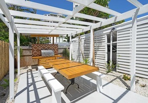 Spacious and Bright Apartment Minutes to the Beach in Gold Coast