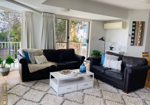 Steps to Mudjimba Beach, Cafes & Village, The Sunny Coasts Hidden Gem with Pool in Mudjimba