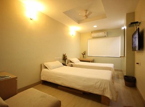 Oyo Hotel | Santacruz