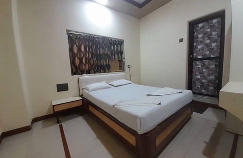 Bhiwandi Hotel | 200 m² Hotel ∙ 2 guests
