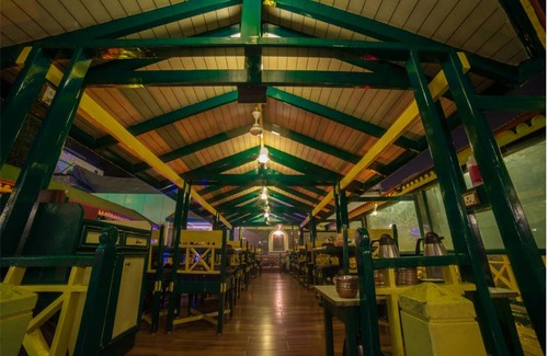 Navi Mumbai Hotel | 26 m² Hotel ∙ 3 guests