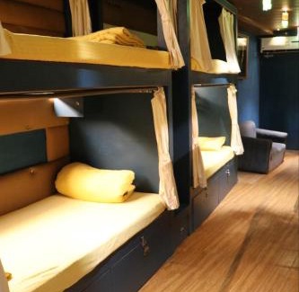 Juhu Hostel | Sinhassan Dormitory Hostel Juhu