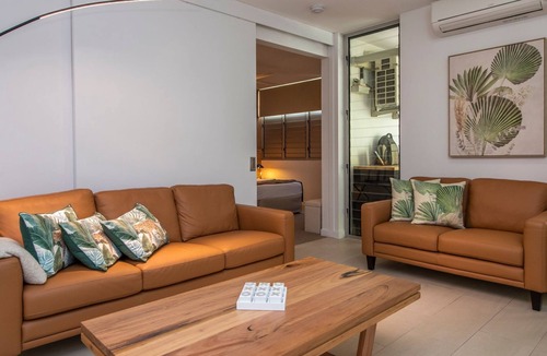 Nelly Bay Apartment | 1 Bright Point Apartment 1312