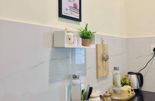 Malviya Nagar Apartment | 10 minutes drive from Airport & Patrika Gate. ideal for Couple or Solo traveller