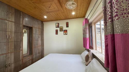 Kuthar House | 10 room cottage in kasauli best for long stays