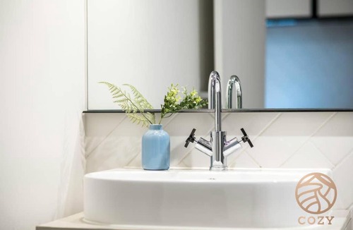 Abbotsford Apartment | 128*Summer Playfulness along the Yarra River*3BR Playhouse Suite