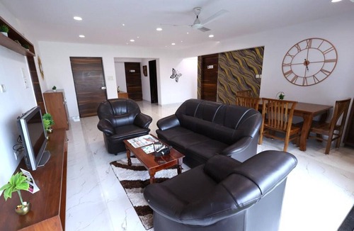 Bandra East Apartment | 1300 m² Apartment ∙ 3 bedrooms ∙ 9 guests