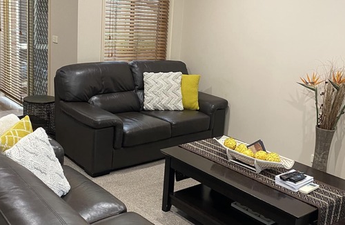 Echuca Apartment | 14 on Henry in the PORT OF ECHUCA . Modern self contained accommodation.